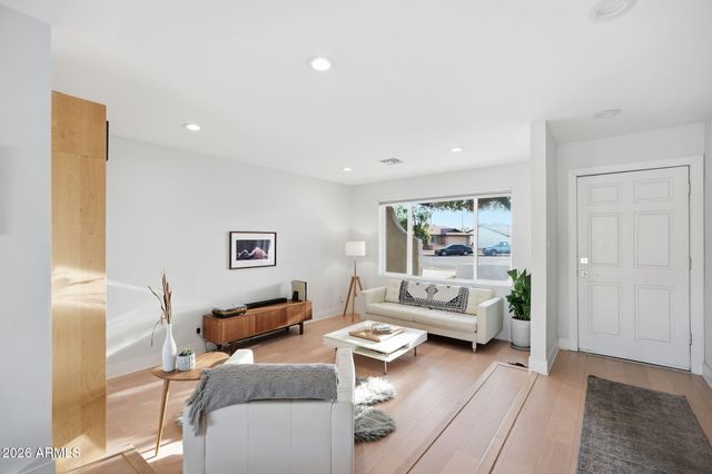 2404 W PAMPA Circle W, Mesa, AZ 85202