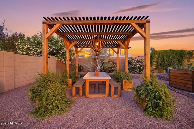 2404 W PAMPA Circle W, Mesa, AZ 85202