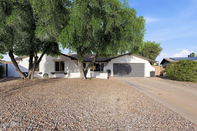 2404 W PAMPA Circle W, Mesa, AZ 85202