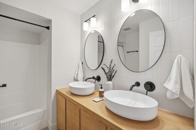 2404 W PAMPA Circle W, Mesa, AZ 85202