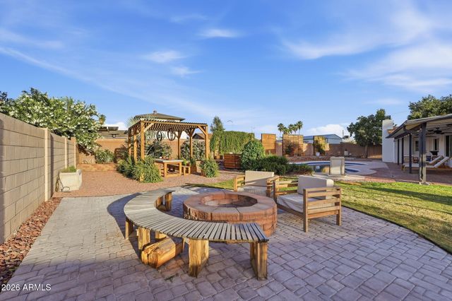 2404 W PAMPA Circle W, Mesa, AZ 85202