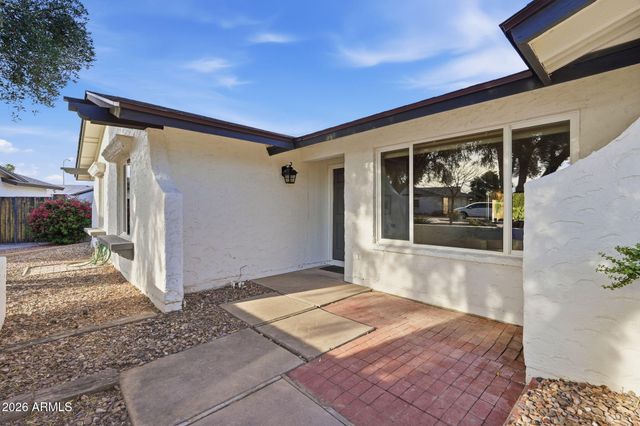 2404 W PAMPA Circle W, Mesa, AZ 85202
