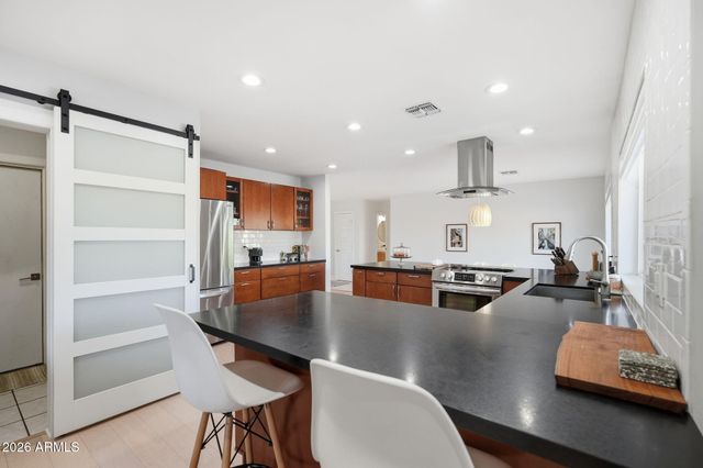 2404 W PAMPA Circle W, Mesa, AZ 85202