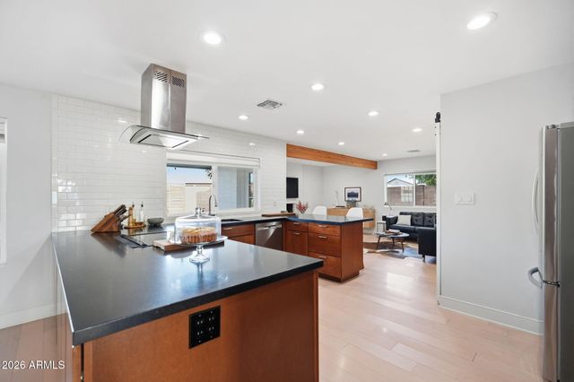 2404 W PAMPA Circle W, Mesa, AZ 85202