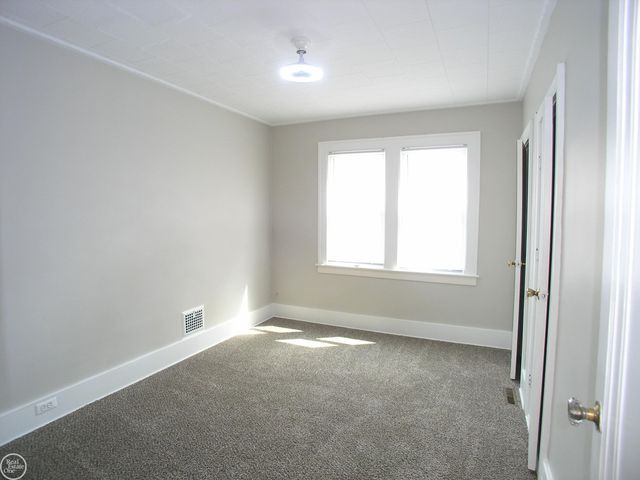 25151 Dodge Street, Roseville, MI 48066