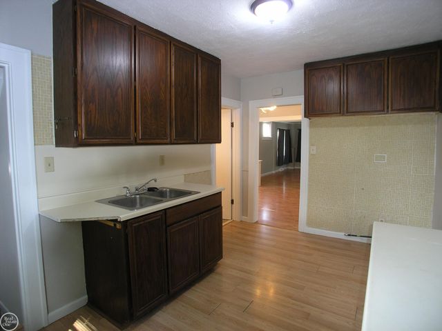 25151 Dodge Street, Roseville, MI 48066