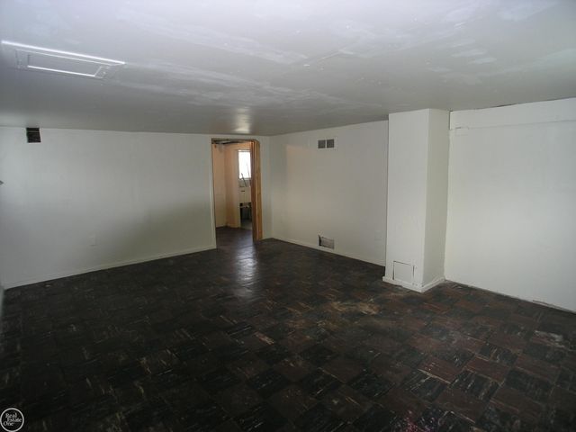 25151 Dodge Street, Roseville, MI 48066