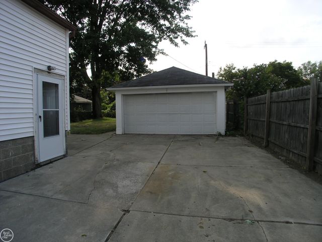 25151 Dodge Street, Roseville, MI 48066