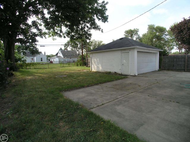 25151 Dodge Street, Roseville, MI 48066