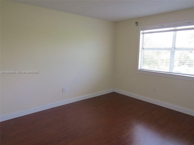 216 Lakeside Cir, Sunrise, FL 33326