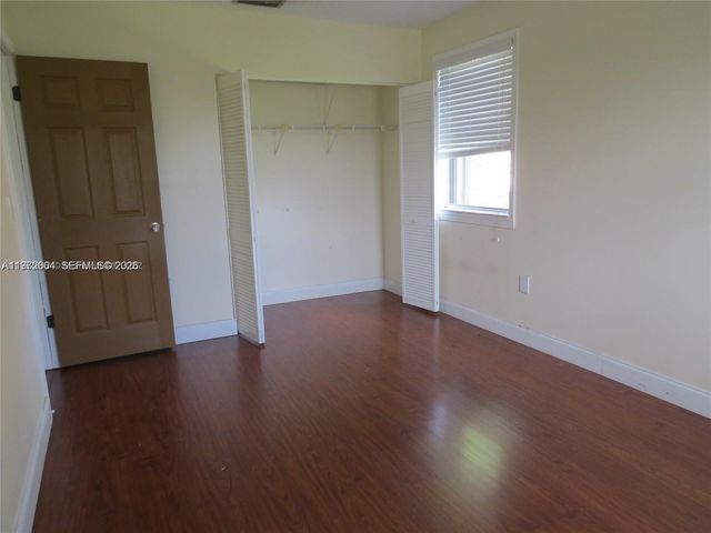 216 Lakeside Cir, Sunrise, FL 33326