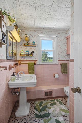 15 Beverly Road, Yonkers, NY 10710