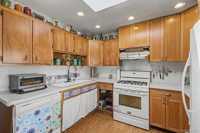 15 Beverly Road, Yonkers, NY 10710