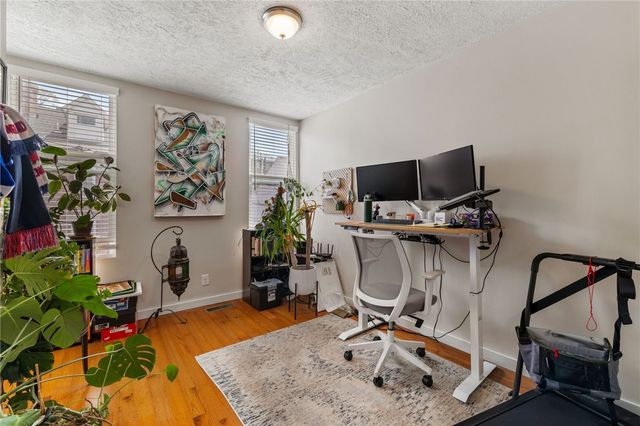 5239 Wickliff St, Lawrenceville, PA 15201