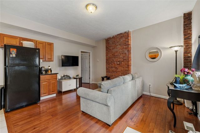 5239 Wickliff St, Lawrenceville, PA 15201
