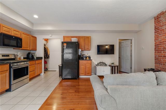 5239 Wickliff St, Lawrenceville, PA 15201