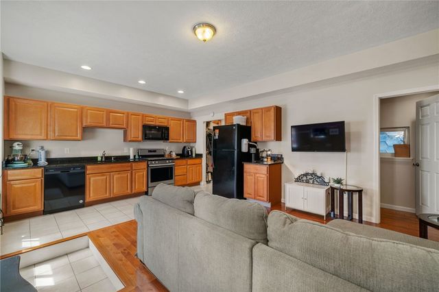 5239 Wickliff St, Lawrenceville, PA 15201