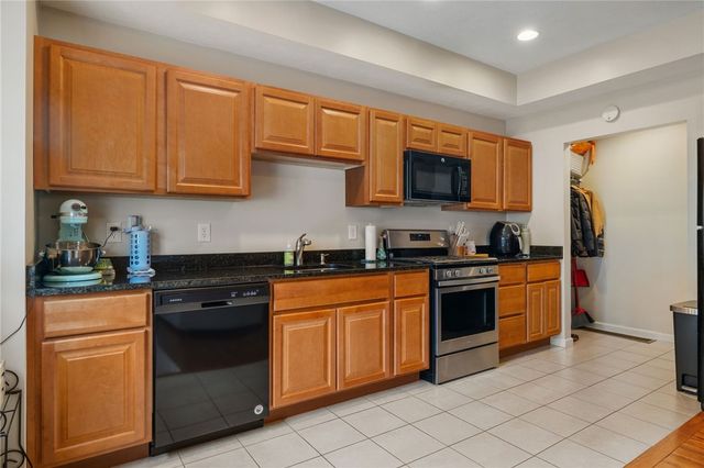 5239 Wickliff St, Lawrenceville, PA 15201