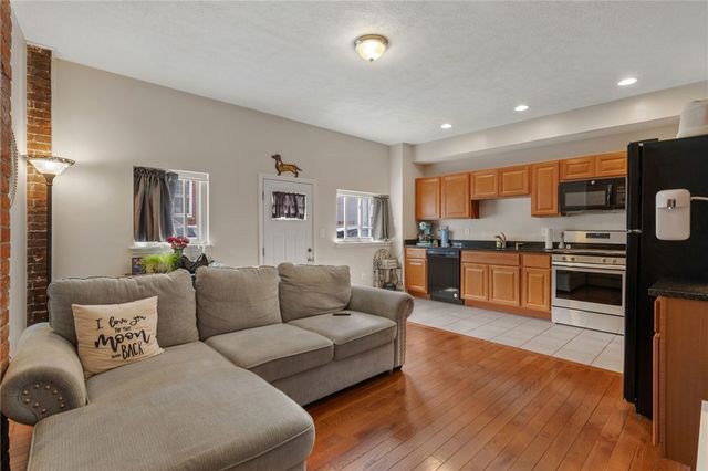5239 Wickliff St, Lawrenceville, PA 15201
