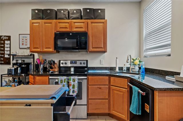 5239 Wickliff St, Lawrenceville, PA 15201