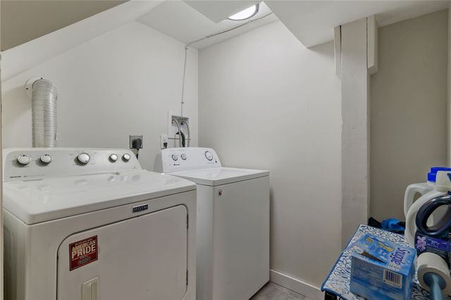 5239 Wickliff St, Lawrenceville, PA 15201