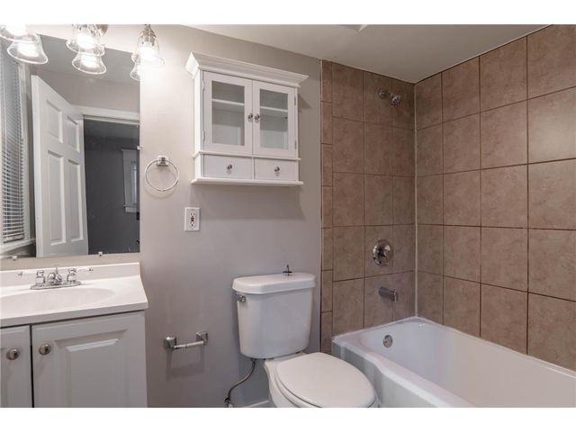 1333 Pacific St, Saint Paul, MN 55106