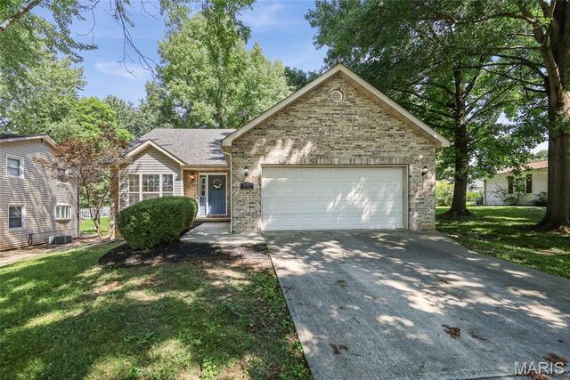 191 Shore Drive, Edwardsville, IL 62025
