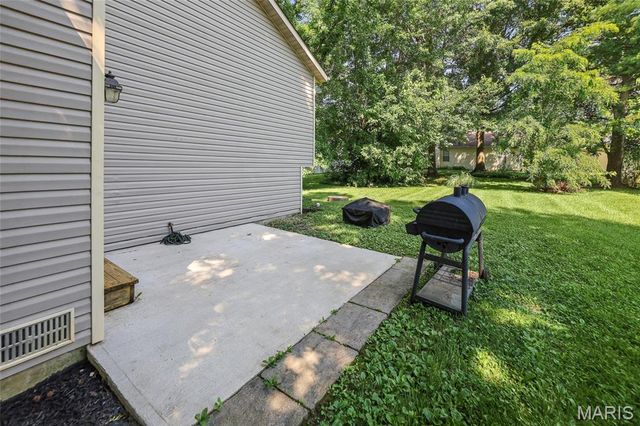 191 Shore Drive, Edwardsville, IL 62025