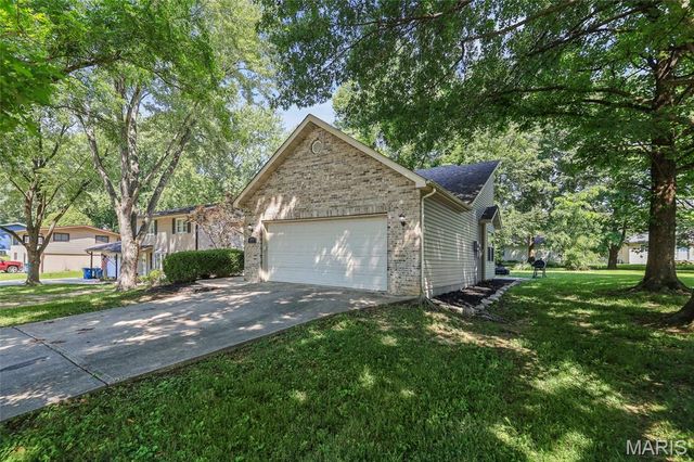 191 Shore Drive, Edwardsville, IL 62025