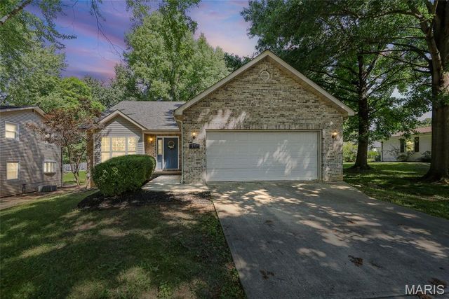 191 Shore Drive, Edwardsville, IL 62025