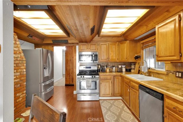 14415 Erie, Apple Valley, CA 92307