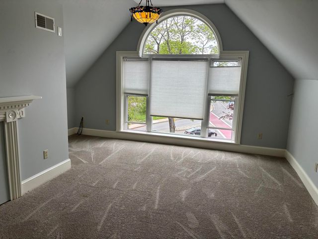 393 Main Street, Nashua, NH 03060