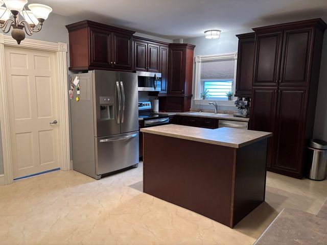 393 Main Street, Nashua, NH 03060