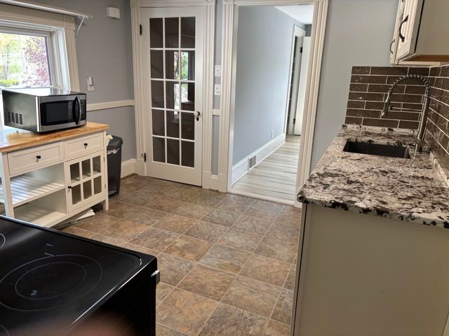 393 Main Street, Nashua, NH 03060