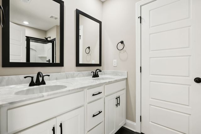 29 Echo Ridge, Oak Grove, KY 42262