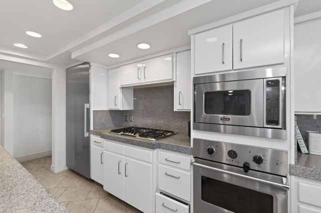 2788 W Bluff Avenue, Fresno, CA 93711