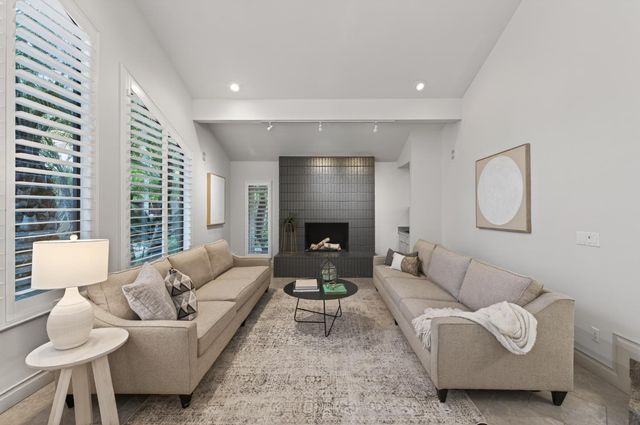 2788 W Bluff Avenue, Fresno, CA 93711