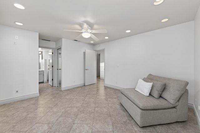 2788 W Bluff Avenue, Fresno, CA 93711