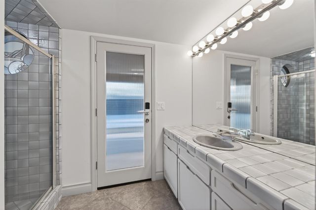 2788 W Bluff Avenue, Fresno, CA 93711