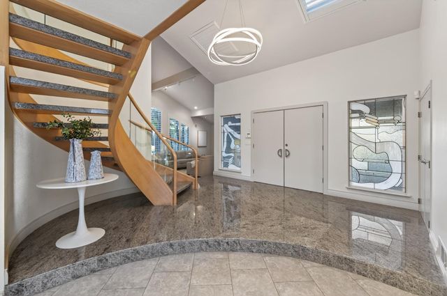 2788 W Bluff Avenue, Fresno, CA 93711