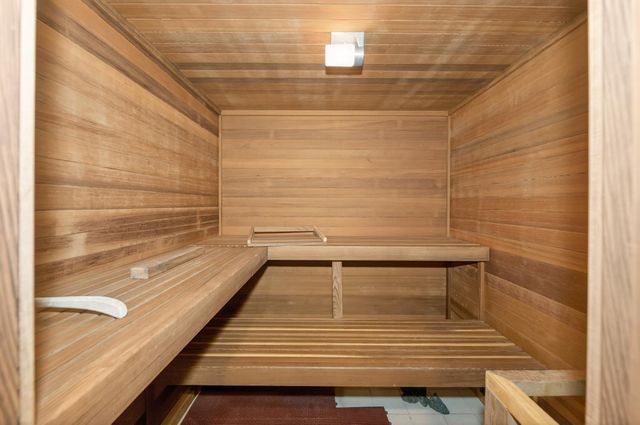 2788 W Bluff Avenue, Fresno, CA 93711