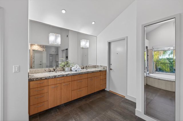 2788 W Bluff Avenue, Fresno, CA 93711