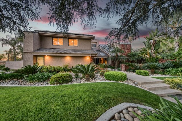 2788 W Bluff Avenue, Fresno, CA 93711