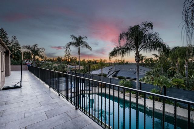 2788 W Bluff Avenue, Fresno, CA 93711