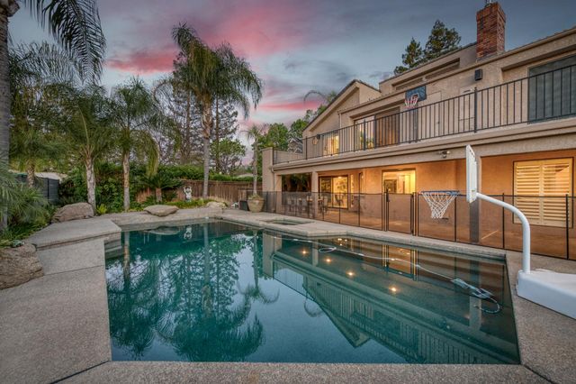 2788 W Bluff Avenue, Fresno, CA 93711