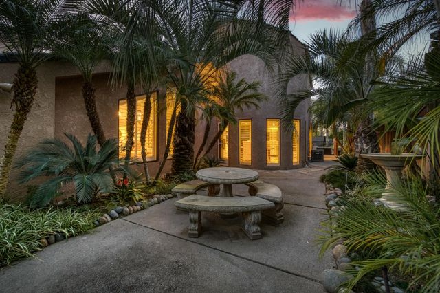 2788 W Bluff Avenue, Fresno, CA 93711