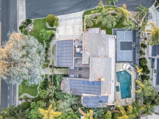 2788 W Bluff Avenue, Fresno, CA 93711