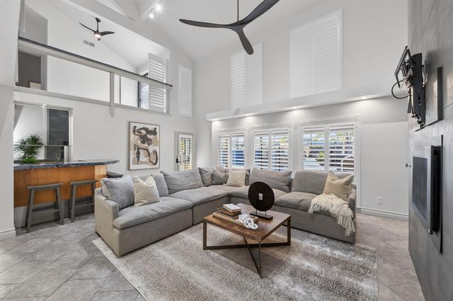 2788 W Bluff Avenue, Fresno, CA 93711