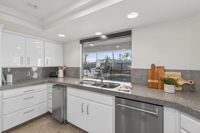 2788 W Bluff Avenue, Fresno, CA 93711