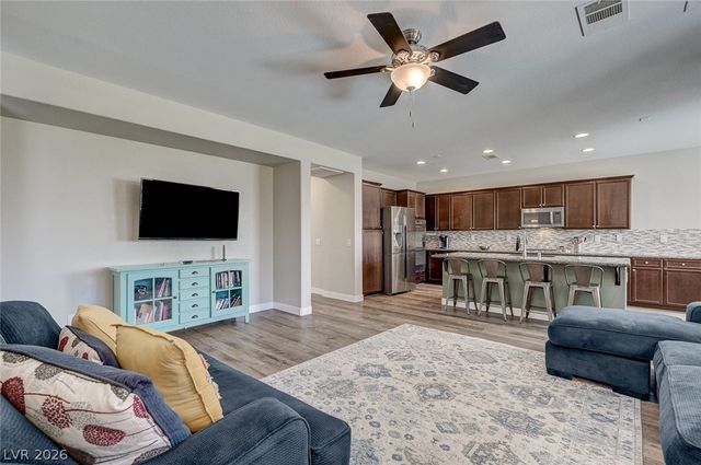 10447 Bush Mountain Avenue, Las Vegas, NV 89166